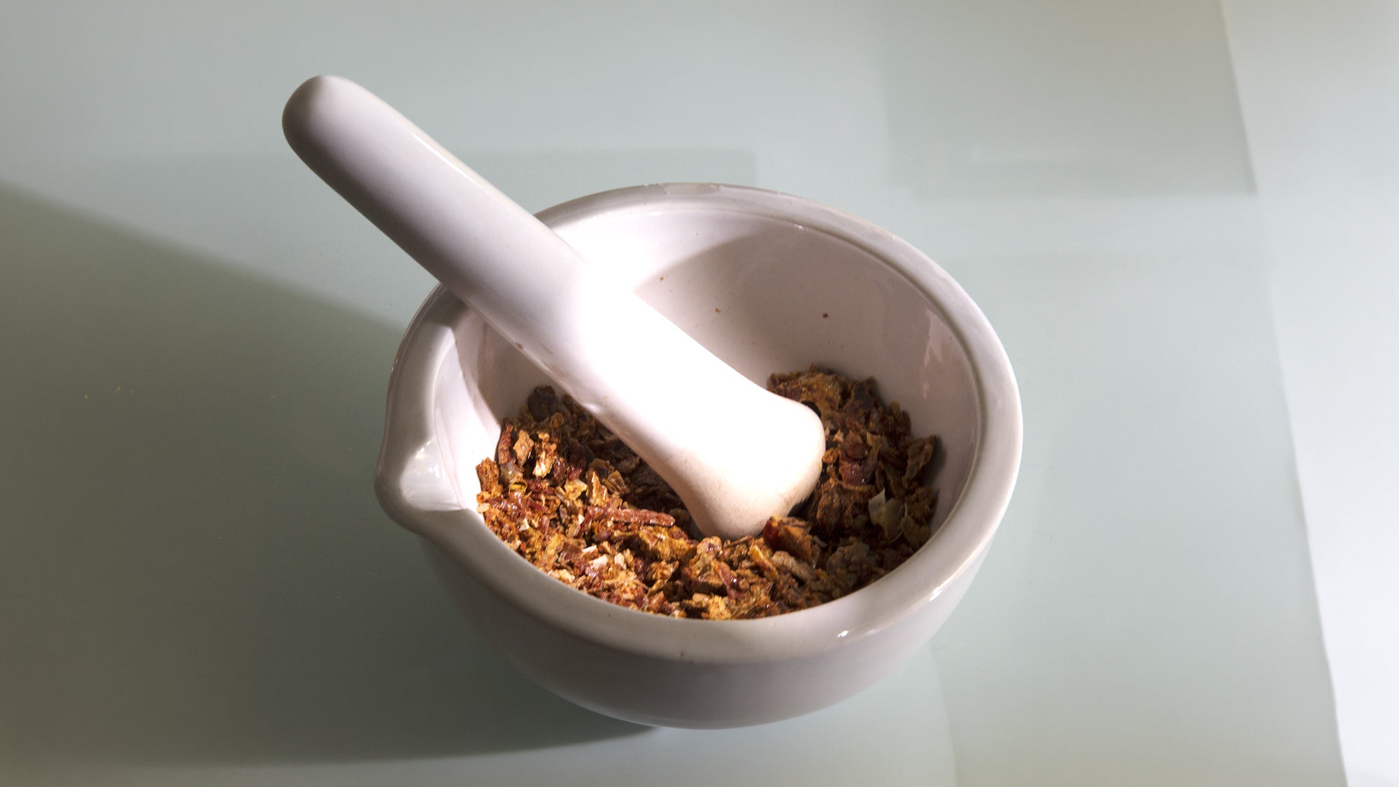 Miel, cire, propolis : trois matières issues de la ruche